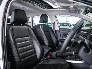 Volkswagen Polo hatch 1.0TSI Life auto - Image 15