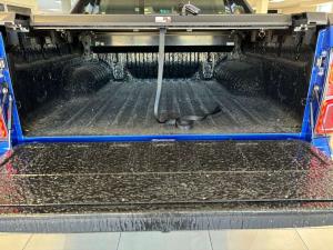 Isuzu D-Max 3.0TD double cab V-Cross - Image 9