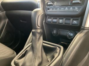 Toyota Urban Cruiser 1.5 XR manual - Image 13