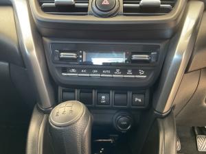 Toyota Urban Cruiser 1.5 XR manual - Image 16