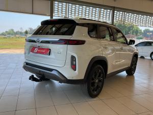 Toyota Urban Cruiser 1.5 XR manual - Image 2