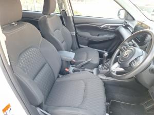 Toyota Urban Cruiser 1.5 XR manual - Image 17