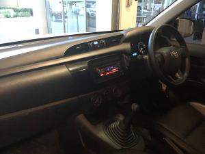Toyota Hilux 2.4GD S (aircon) - Image 6
