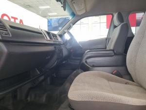 Toyota Hiace 2.5D-4D bus 14-seater GL - Image 7