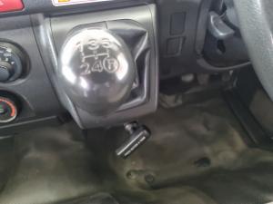 Toyota Hiace 2.5D-4D bus 14-seater GL - Image 11