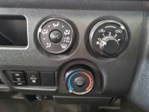 Toyota Hiace 2.5D-4D bus 14-seater GL - Image 13