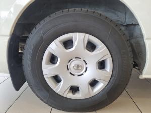 Toyota Hiace 2.5D-4D bus 14-seater GL - Image 17