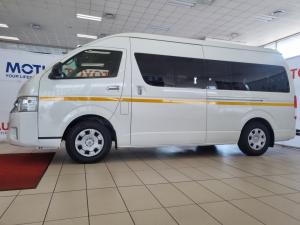 Toyota Hiace 2.5D-4D bus 14-seater GL - Image 20