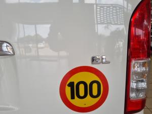 Toyota Hiace 2.5D-4D bus 14-seater GL - Image 22
