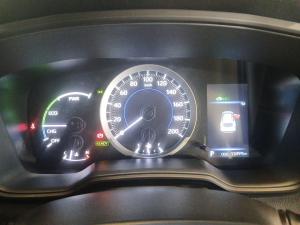 Toyota Corolla Cross 1.8 Hybrid XS - Image 11