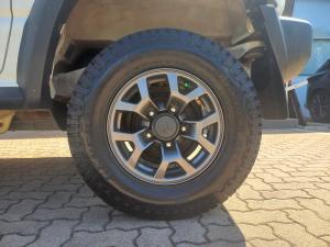 Suzuki Jimny 1.5 GLX AllGrip 3-door manual - Image 17