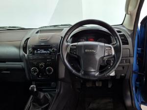 Isuzu KB 250D-Teq double cab LE - Image 12