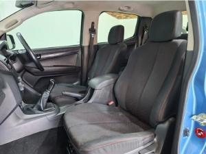 Isuzu KB 250D-Teq double cab LE - Image 6