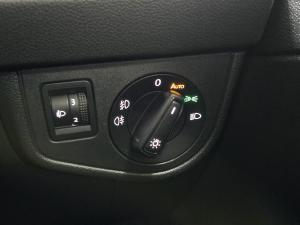 Volkswagen Polo hatch 1.0TSI Life auto - Image 11