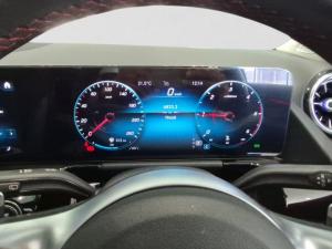 Mercedes-Benz GLA GLA200d - Image 13