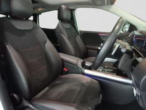 Mercedes-Benz GLA GLA200d - Image 14