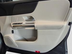 Mercedes-Benz GLA GLA200 - Image 17