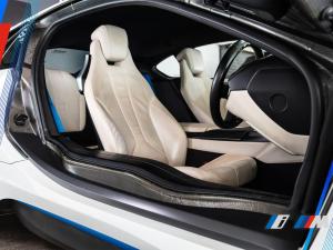 BMW i8 eDrive coupe Protonic Frozen Yellow Edition - Image 17