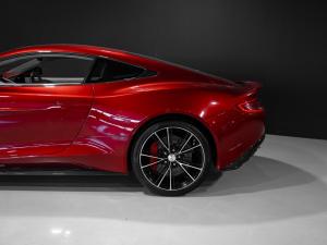 Aston Martin Vanquish coupe - Image 3