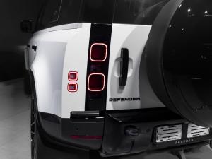 Land Rover Defender 110 D300 SE - Image 25