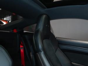 Porsche 911 Carrera 4 GTS coupe - Image 13