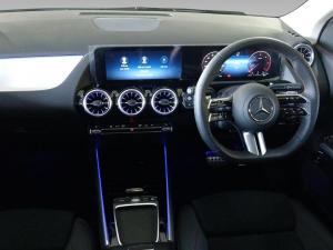 Mercedes-Benz GLA GLA200d Progressive - Image 13