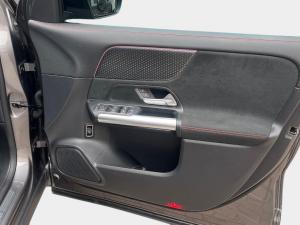 Mercedes-Benz GLA GLA200 Progressive - Image 18