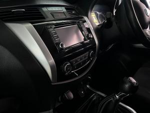 Nissan Navara 2.3D double cab 4x4 SE - Image 6