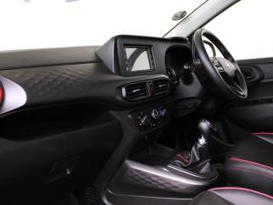 Hyundai Grand i10 1.0 Premium hatch - Image 13