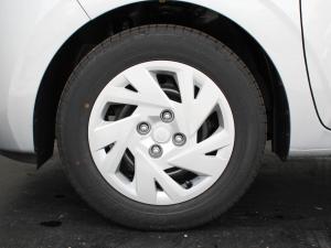 Hyundai Grand i10 1.0 Premium hatch - Image 9