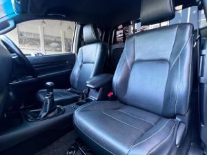 Toyota Hilux 2.8GD-6 Xtra cab Legend 50 - Image 11