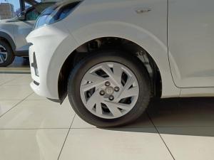 Hyundai Grand i10 1.0 Premium hatch - Image 9