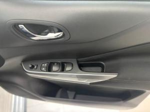 Nissan Navara 2.5DDTi double cab LE - Image 11