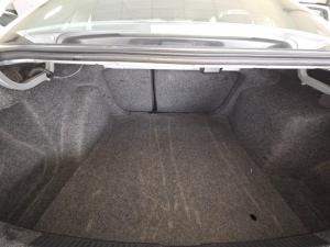 Volkswagen Polo sedan 1.6 Comfortline - Image 29