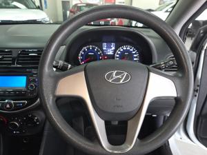 Hyundai Accent sedan 1.6 Motion - Image 16