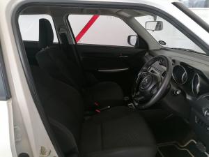 Suzuki Swift 1.2 GLX auto - Image 9