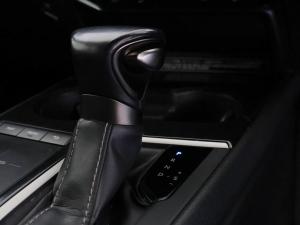 Lexus UX 250h EX - Image 19