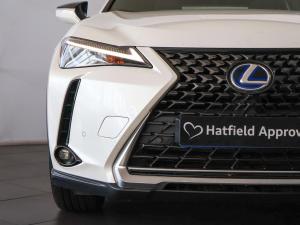 Lexus UX 250h EX - Image 8