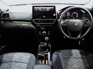 Mahindra XUV 3XO 1.2T MX3 manual - Image 9