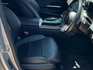 Mercedes-Benz C-Class C200 Avantgarde - Image 14