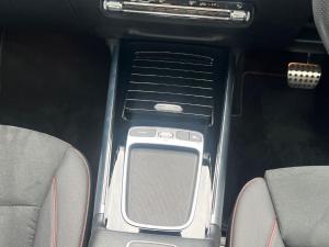 Mercedes-Benz GLA GLA200 Progressive - Image 17