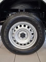 Nissan Navara 2.5DDTi double cab SE auto