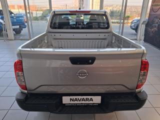 Nissan Navara 2.5DDTi double cab SE auto