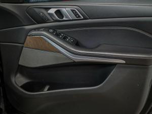 BMW X5 M50d - Image 21