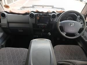 Toyota Land Cruiser 79 4.5D-4D V8 double cab LX - Image 6