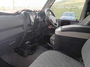 Toyota Land Cruiser 79 4.5D-4D V8 double cab LX - Image 7