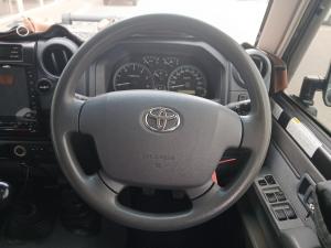 Toyota Land Cruiser 79 4.5D-4D V8 double cab LX - Image 8