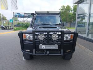 Toyota Land Cruiser 79 4.5D-4D V8 double cab LX - Image 4
