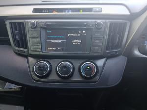 Toyota RAV4 2.0 GX auto - Image 10