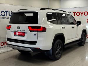 Toyota Land Cruiser 300 3.3D GR-Sport - Image 2